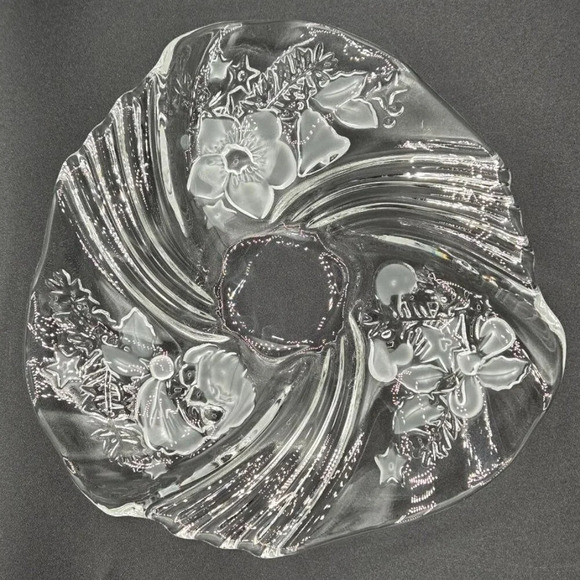 Mikasa Christmas Crystal Basket and Bowl - Christmas Dinner - Christmas decor - Picture 12 of 14